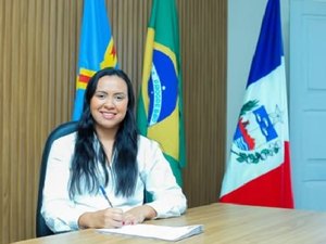 Nora de ex-prefeito assume prefeitura de Água Branca exonerando aliados