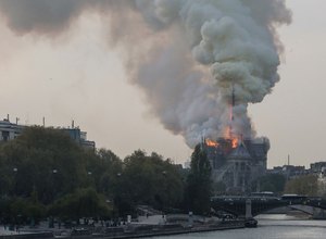 Doações para reconstrução de Notre-Dame somam US$ 900 milhões