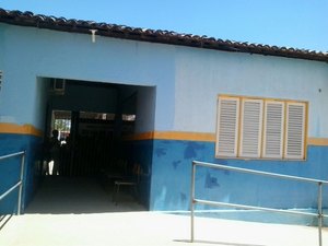 Alunos são alvos de criminosos na porta da escola
