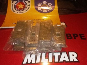 Homens são presos com mais de seis quilos de maconha no Barro Duro