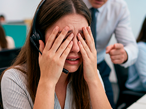 Juiz condena empresa de telemarketing por restringir uso de banheiro feminino