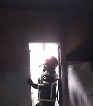 Incêndio causado por fritadeira elétrica atinge cozinha de estabelecimento no Sertão