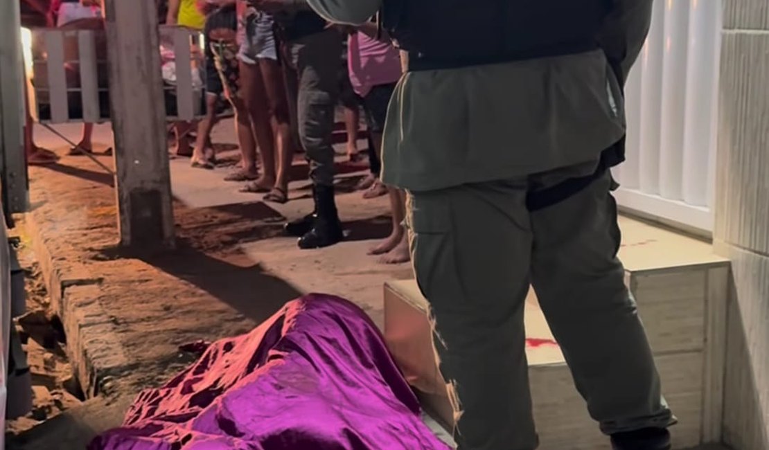 Homem é morto a tiros na porta de casa em Maceió três meses após sair da prisão