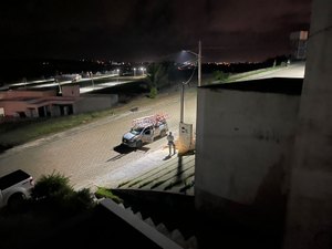 [Vídeo] Moradores de condomínio fechado de Arapiraca denunciam Equatorial por fiscalização irregular durante a madrugada