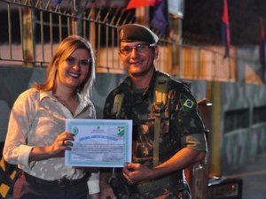 Tiro de Guerra de Arapiraca homenageia Grupo Coringa em formação de atiradores