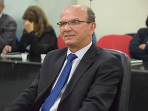 Cícero Cavalcante reassume mandato após licença de Sérgio Toledo