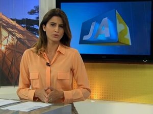 Jornalista da Globo comete gafe e pede para recomeçar