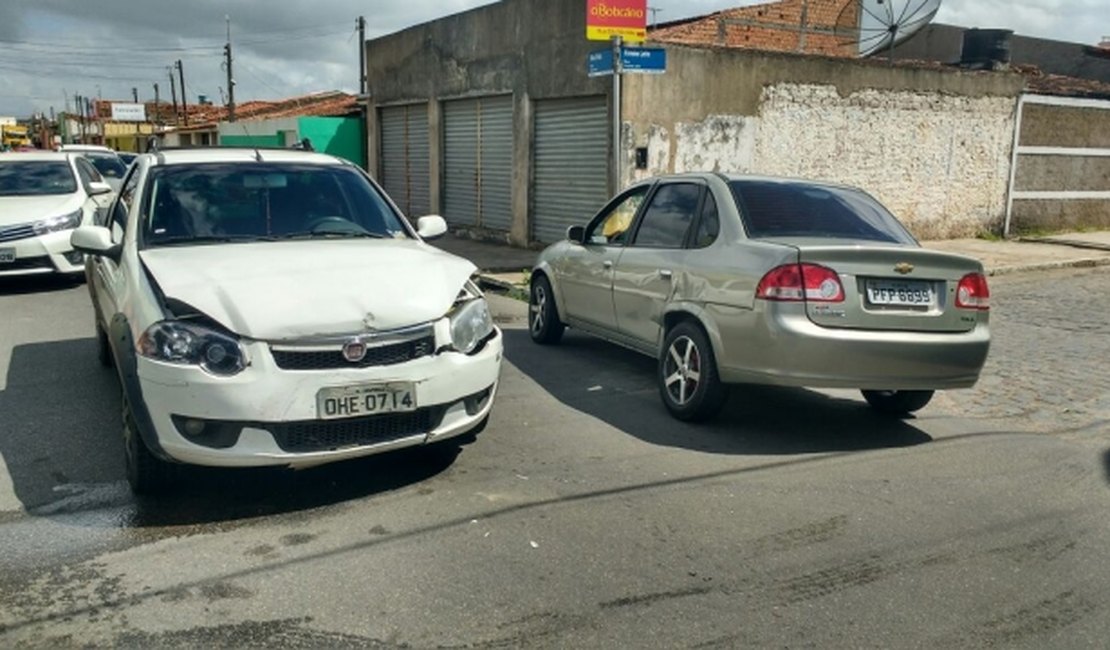 Dois acidentes são registrados na manhã na área urbana de Arapiraca