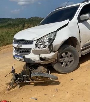 Colisão entre caminhonete e cliclomtor dexia criança ferida na zona rural de Maragogi