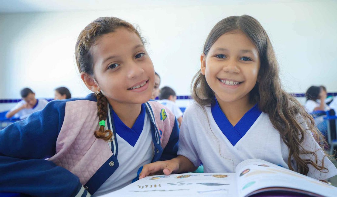 Alagoas atinge a marca histórica de 64% de crianças alfabetizadas e ultrapassa a meta para 2026