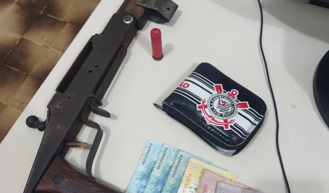 Jovem de 24 anos é preso por porte ilegal de arma de fogo, em Arapiraca