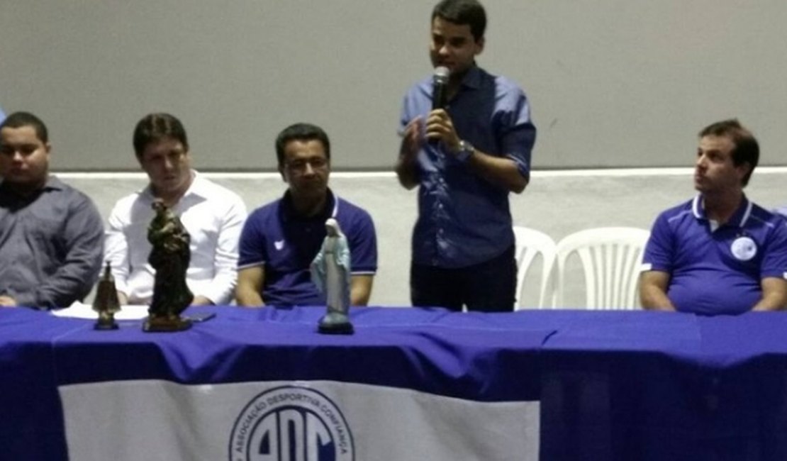 Diretores renunciam e Confiança poderá ter nova eleição