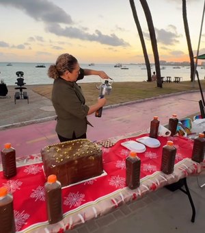 Confeiteira diz ter sido impedida de vender bolo na orla de Maceió; decisão proíbe entrada de novos ambulantes