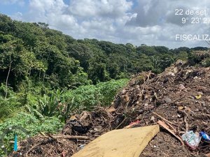 IMA multa e embarga área usada como lixão irregular na Barra de Santo Antônio