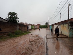 Defesa Civil estima que cerca de 700 pessoas ficaram desabrigadas em Alagoas por causa das fortes chuvas