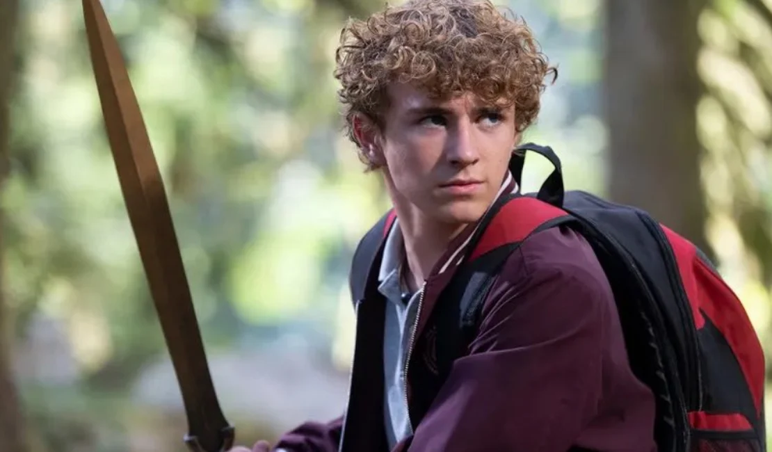 Ator de “Percy Jackson” expõe ameaças de morte contra colegas de escola