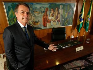 Bolsonaro: ‘Não tem outro caminho a não ser privatizar os Correios’