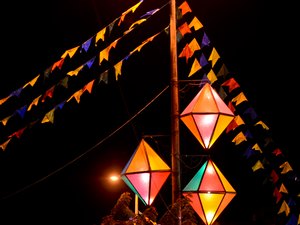 Saiba como acender fogueiras e preparar a decoração de São João com segurança