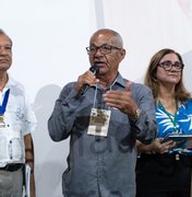 Prefeito de Japaratinga é homenageado por escritores de Pernambuco