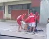 Torcedores do CRB agridem homem com camisa do CSA no Farol