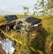 Homem morre após veículo capotar diversas vezes em estrada de barro