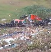 Carreta tomba na 'Curva do Criminoso', na BR-104, em Pernambuco