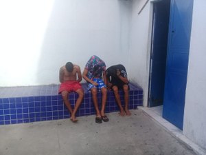Polícia prende trio suspeito de praticar arrastões nos bairros do Vergel e Ponta Grossa