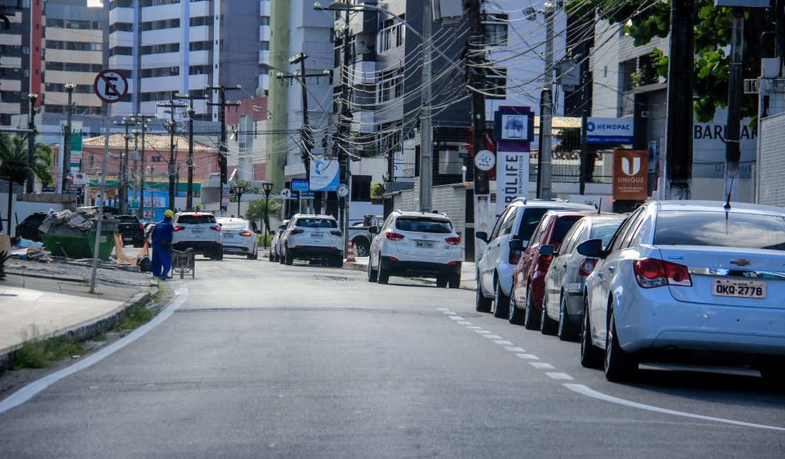 Prefeitura conclui sinalização em vias da parte baixa de Maceió