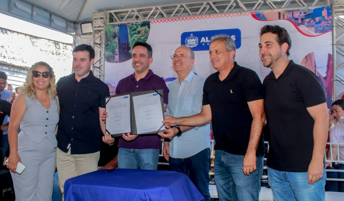 Paulo Dantas e Ronaldo Lopes assinam ordem de serviço para mais investimentos na infraestrutura de Penedo