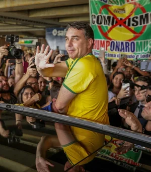 Decisão de Moraes é silenciamento de Bolsonaro, diz campanha de Flávio
