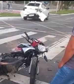 [Vídeo] Jovem fica gravemente ferido em colisão entre carro e moto na Durval de Góes Monteiro