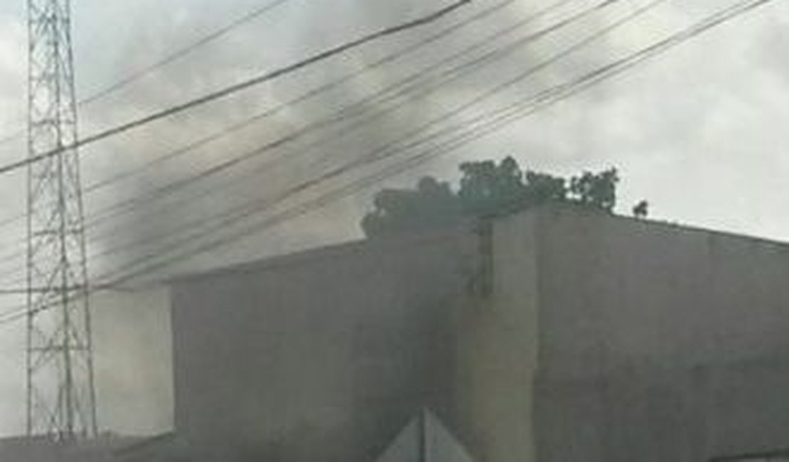 Veículo é incendiado em Monteirópolis
