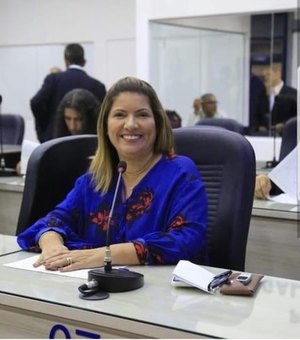 Vereadora, Ana Hora, parabeniza JHC por atuação em prol do Pinheiro, Mutange e Bebedouro