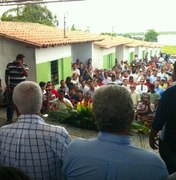 Ministro Marcelo Crivella entrega casas em Porto Real do Colégio