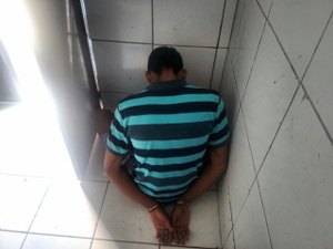 Homem é preso por tráfico de drogas nas Piabas