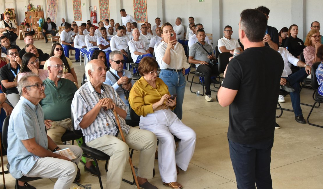 Governador prestigia evento no sistema prisional e conhece projetos de ressocialização da Seris