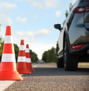 Autoescola é condenada a devolver dinheiro e pagar indenização após lesar 55 alunos em Maceió