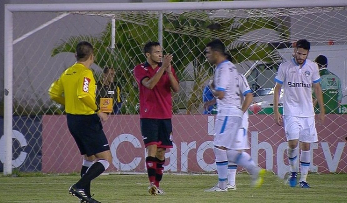 Grêmio vence o Campinense por 2 a 1, mas não elimina o jogo de volta