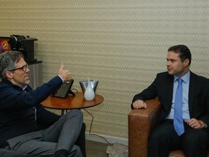 Governador discute ampliação da malha aérea da Gol em AL