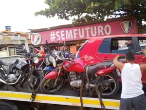 BPRv recolhe oito veículos em Maceió