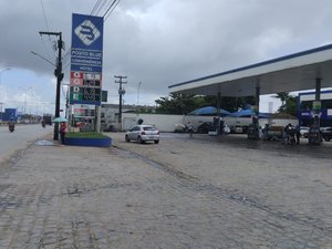 Postos mantém preço da gasolina acima de R$ 6,00 em Arapiraca