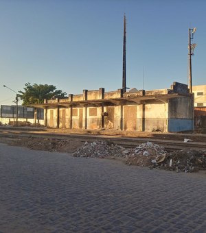 Abandonada há décadas, estação ferroviária de Arapiraca vai virar biblioteca e espaço de convivência