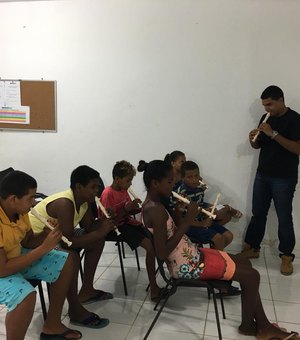Crianças e adolescentes do Deda Paes formam banda de música