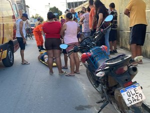 Colisão entre motos deixa mulher e criança feridas no bairro Planalto, em Arapiraca