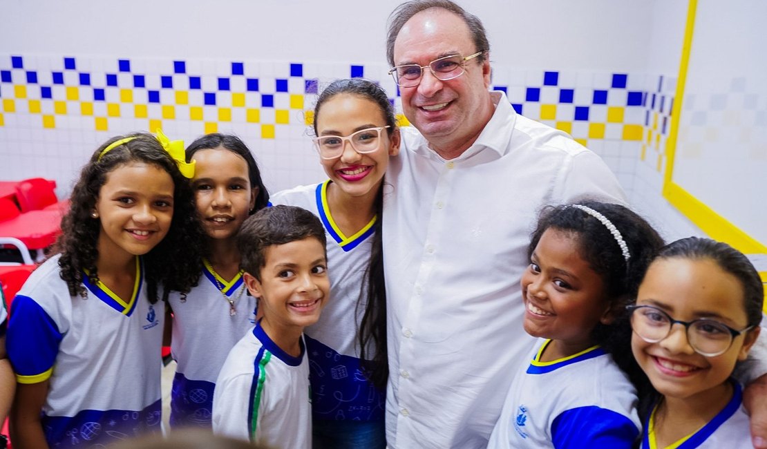 Prefeito Luciano entrega escola e amplia educação inclusiva em Arapiraca