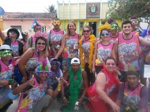 Usuários do CAPS de Lagoa da Canoa caem na folia com o Bloco ?Doido Pra Ser Feliz?