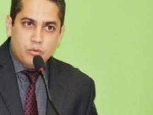 Advogado afirma estar sendo vítima de perseguição