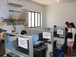 Procon Alagoas notifica empresas de plano de saúde em Maceió por suspensão dos serviços