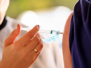 Brasil registra 20,5 milhões de casos de covid e 574,5 mil mortes