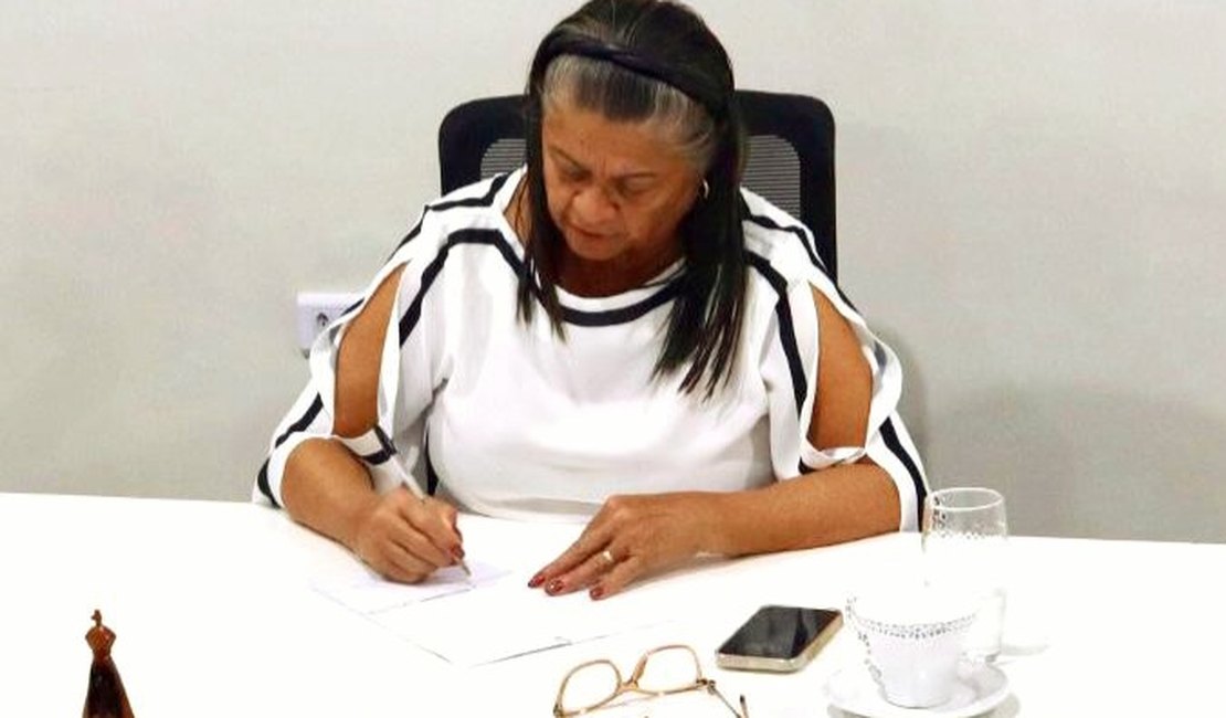 Prefeita de Palmeira dos Índios decreta ponto facultativo nos dias 26 de dezembro e 2 de janeiro